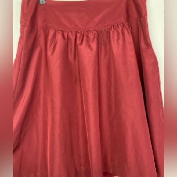 Limited burgundy ballerina skirt w/ netting or tulle at bottom🌹lined - Picture 4 of 9